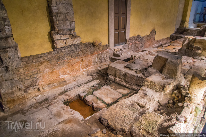      / Roman Baths Bath /   