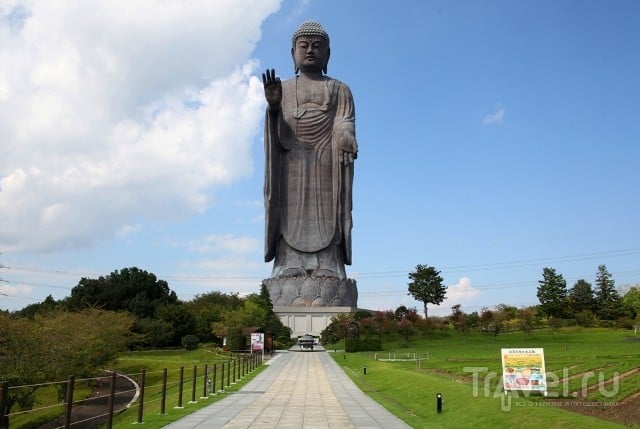 Ushiku Daibutsu Amida Nyorai - самый большой Будда в мире / Япония