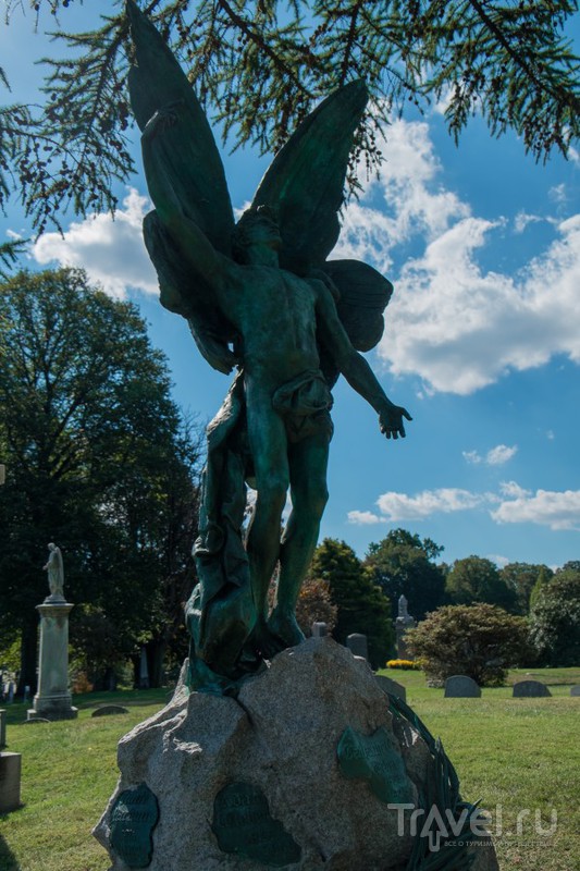 Нью-Йорк: кладбище Грин-Вуд / США
