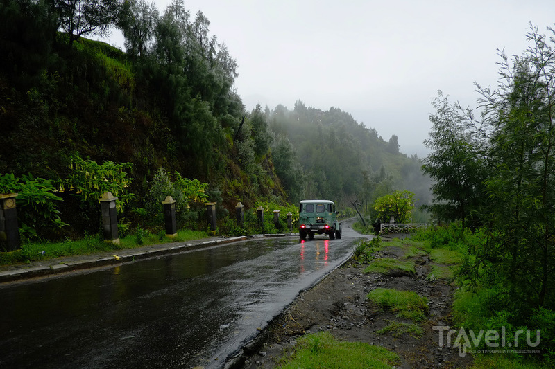 Бромо в сезон дождей / Фото из Индонезии