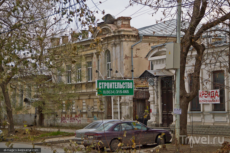 Таганрог - столица отчаянных рекламистов и старинных деревянных дверей / Россия