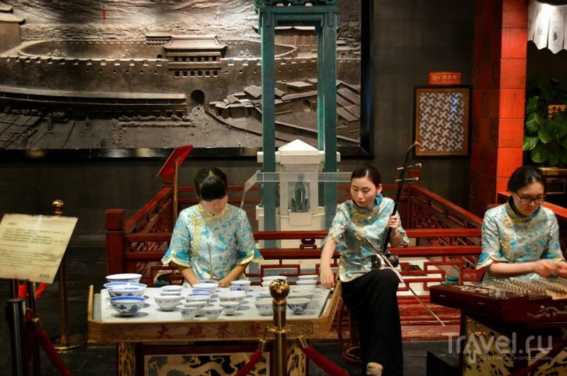 Чем заняться в Пекине вечером: шоу кунг-фу и чайная Лао Шэ / Китай