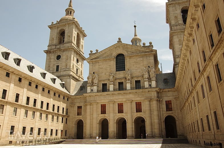 Escorial - монастырь, дворец и некрополь испанских королей / Испания