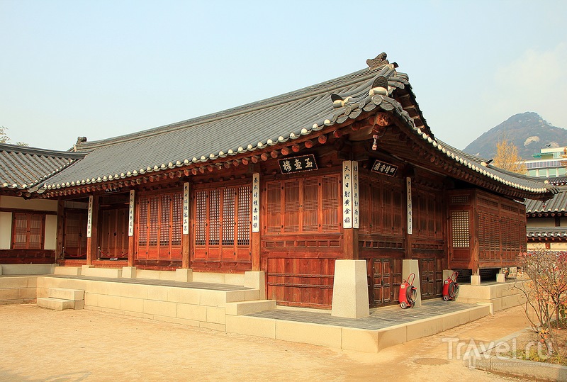 Площадь Кванхвамун, дворец Кёнбоккун, ручей Чхонгечхон / Фото из Южной Кореи