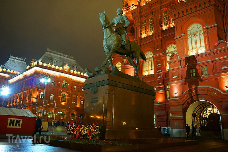 Три площади в Москве / Россия