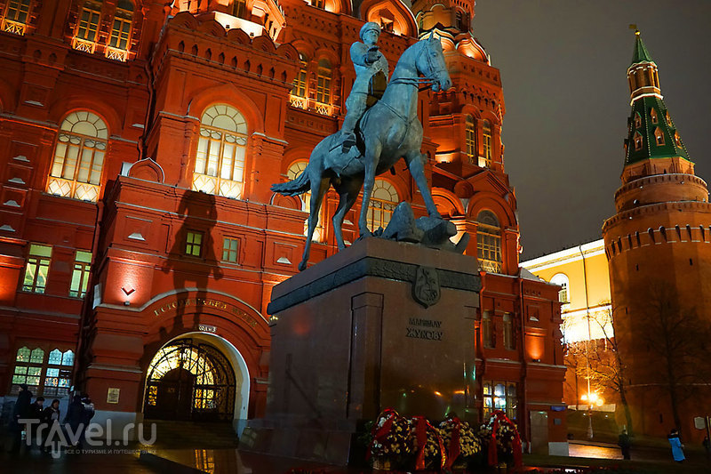 Три площади в Москве / Россия
