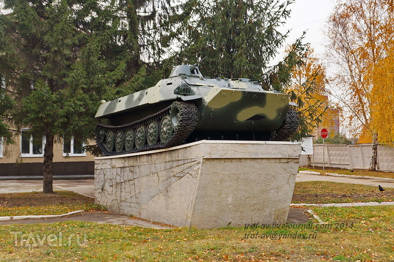Военная техника на территории филиала Рязанского училища ВДВ (бывшее автомобильное училище) / Россия