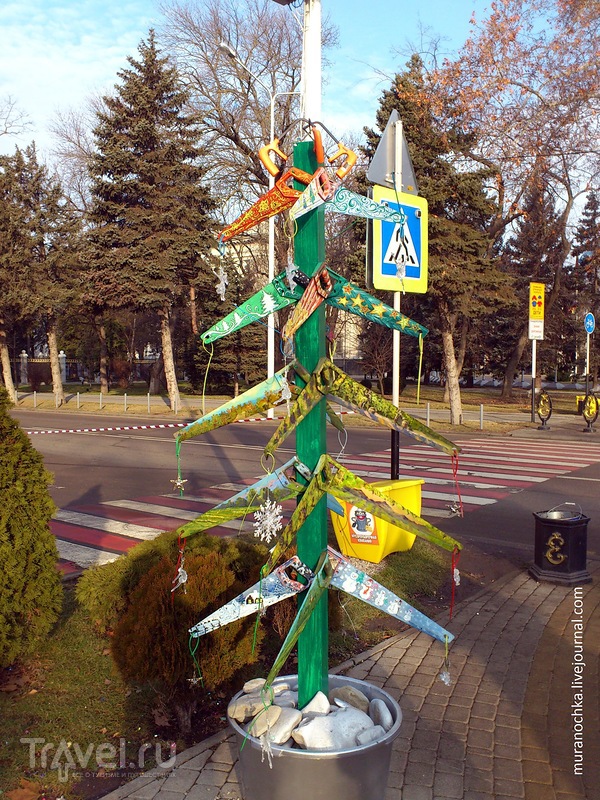 Парад необычных новогодних ёлок в Краснодаре / Россия