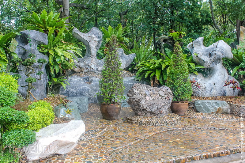 Сад, где можно посмотреть на камни / Таиланд