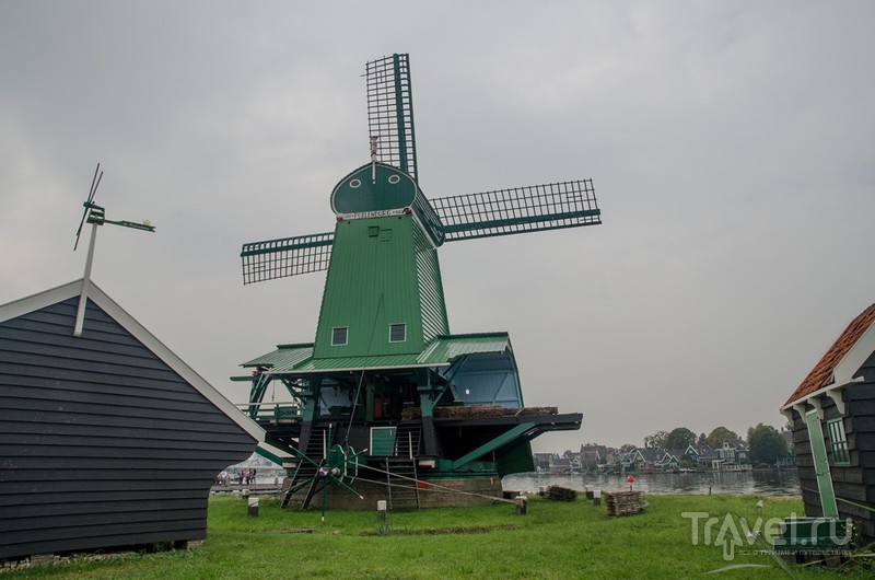 Туристическая деревушка Заансе Сханс и ее мельницы / Нидерланды