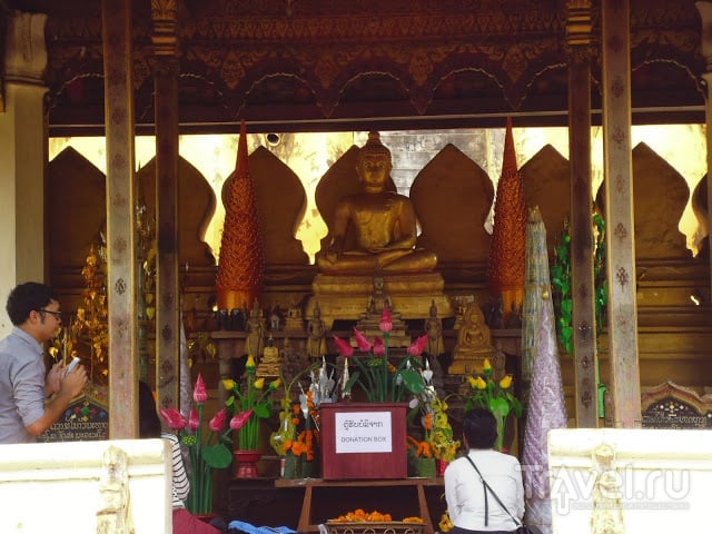 Золотая ступа - главная святыня Лаоса / Лаос