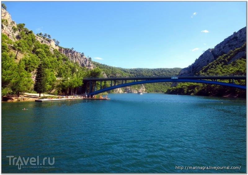 Река Крка в Хорватии: купание под сенью водопада / Фото из Хорватии