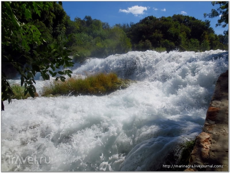Река Крка в Хорватии: купание под сенью водопада / Фото из Хорватии