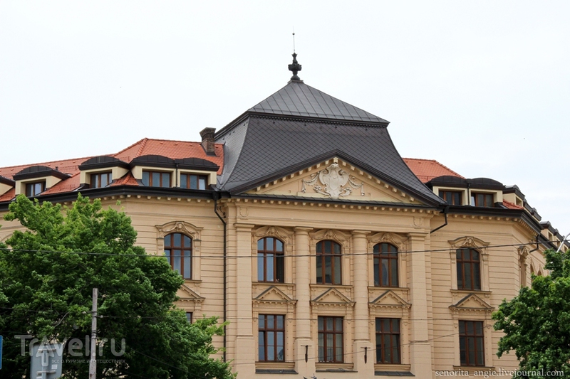 Что посмотреть в Братиславе? Церковь капуцинов, Церковь тринитариев и Президентский дворец / Словакия