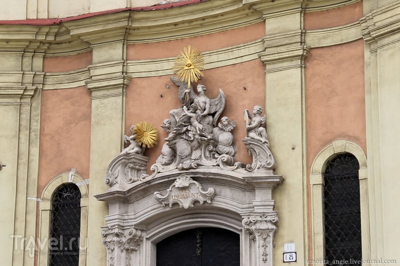 Что посмотреть в Братиславе? Церковь капуцинов, Церковь тринитариев и Президентский дворец / Словакия