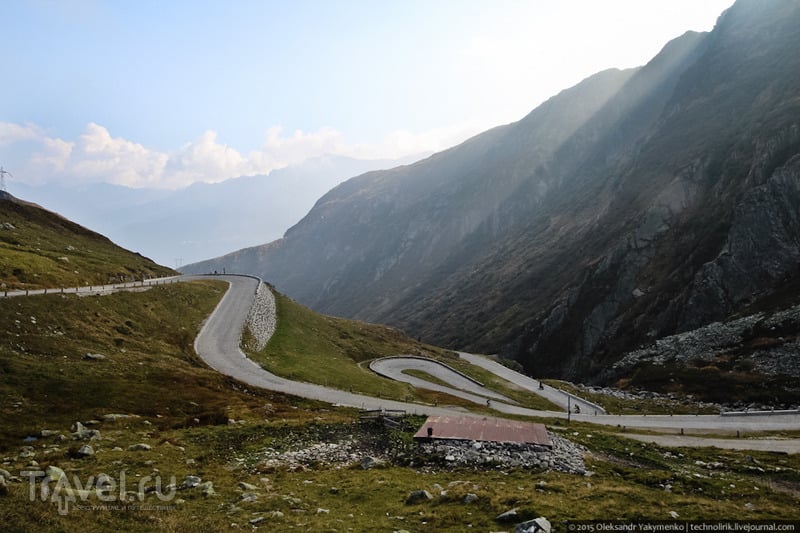 Самая красивая дорога Швейцарии и фортификация перевала Сен-Готард / Фото из Швейцарии