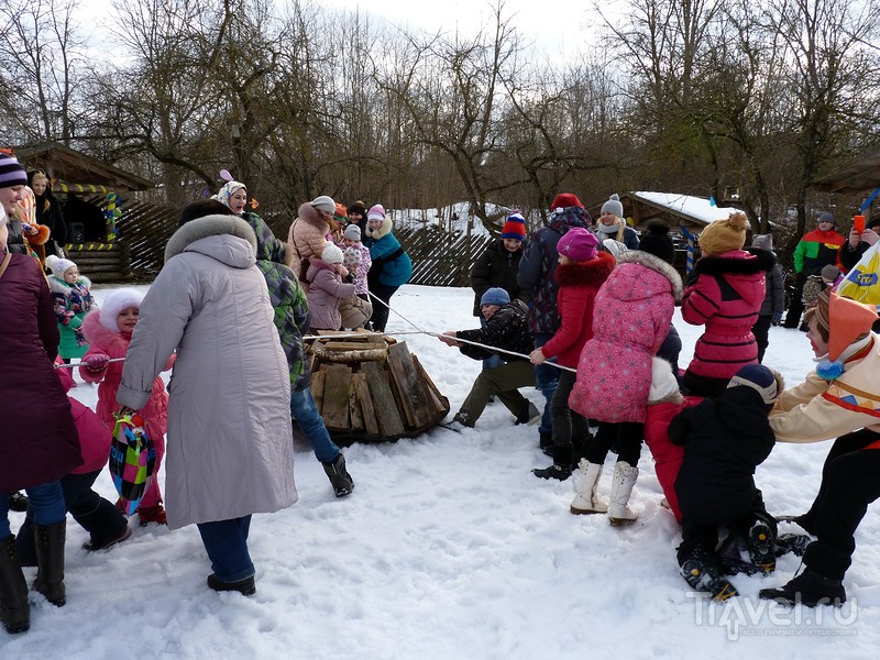 Празднование Масленицы в Изборске (Псковская область). 22 февраля 2015 года / Россия