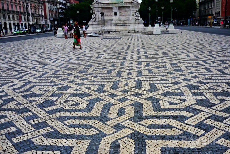 Лиссабон-город контрастов на семи холмах. От площади Праса Маркеш де Помбал / Португалия
