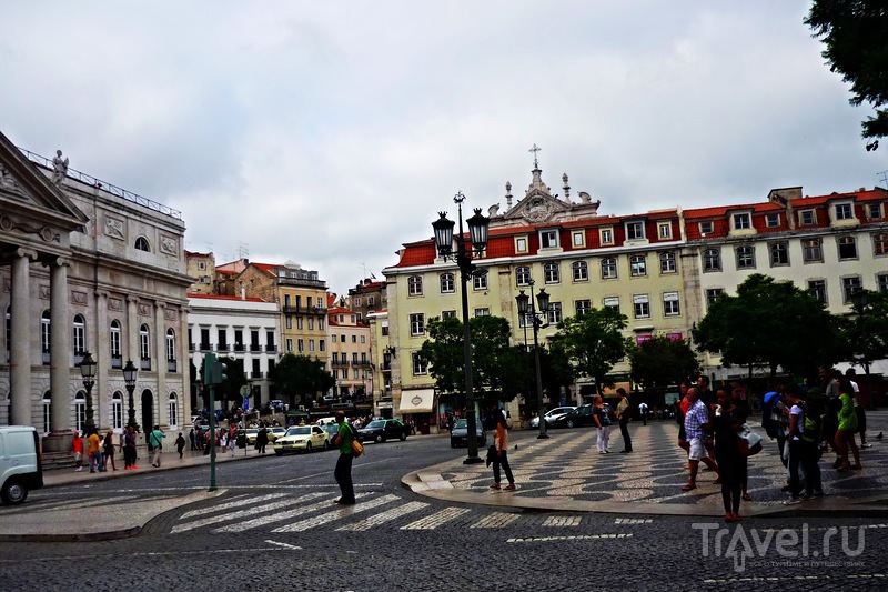 Лиссабон-город контрастов на семи холмах. От площади Праса Маркеш де Помбал / Португалия