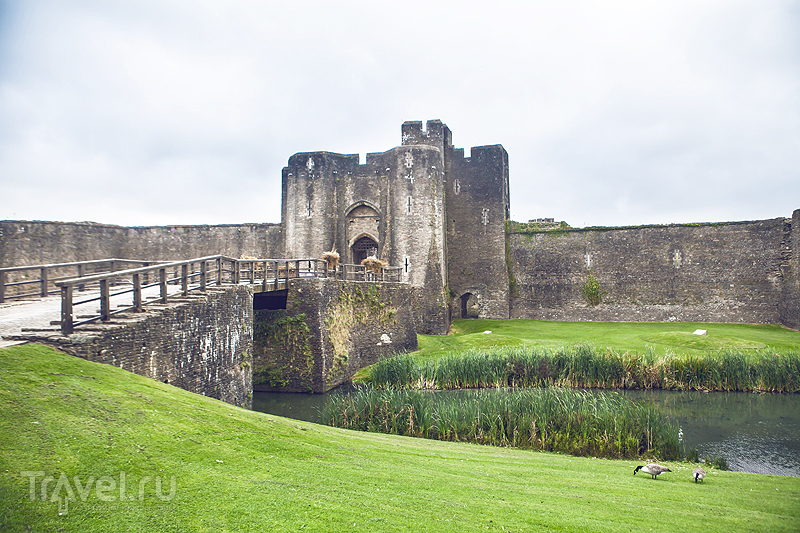 Caerphilly Castle / Великобритания