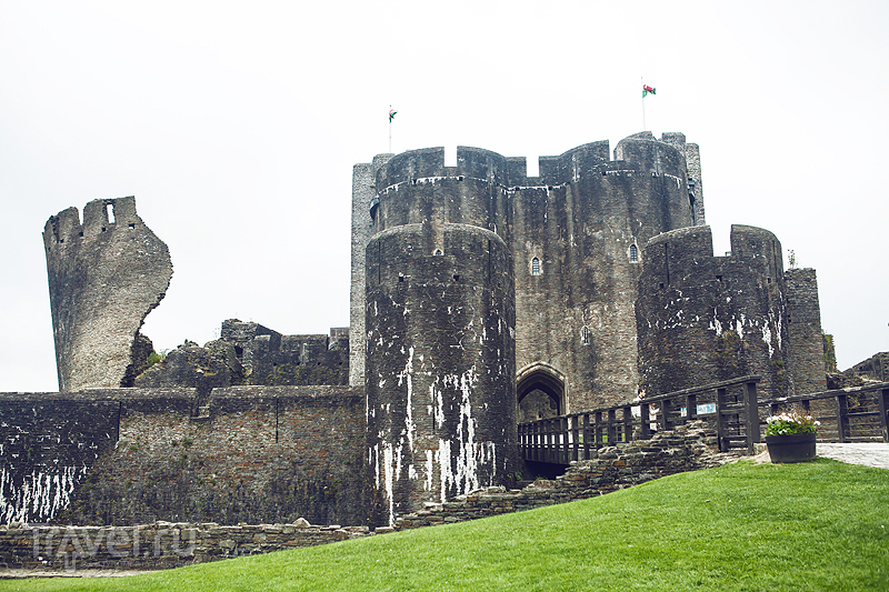 Caerphilly Castle / Великобритания