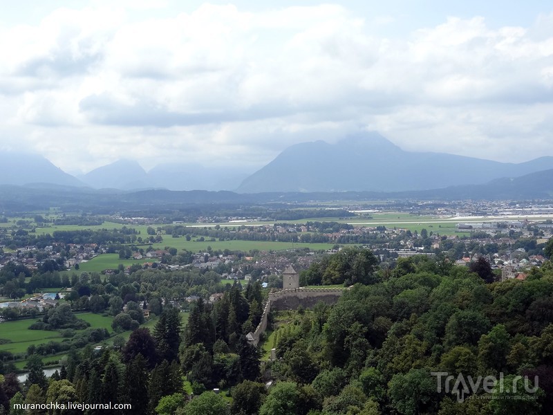 Вид на Зальцбург с высоты крепости Хоэнзальцбург / Австрия