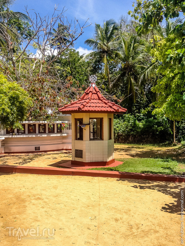 Загадочный буддистский храм в Хиккадува / Шри-Ланка