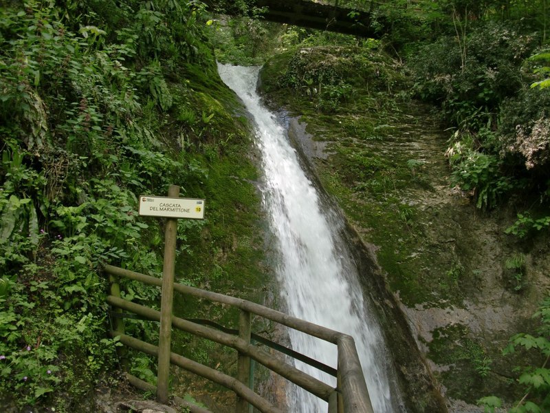 Парк водопадов в Италии / Италия