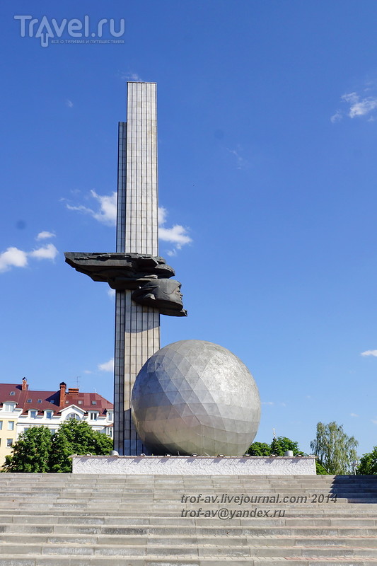 Космическая тема на памятниках Калуги / Фото из России