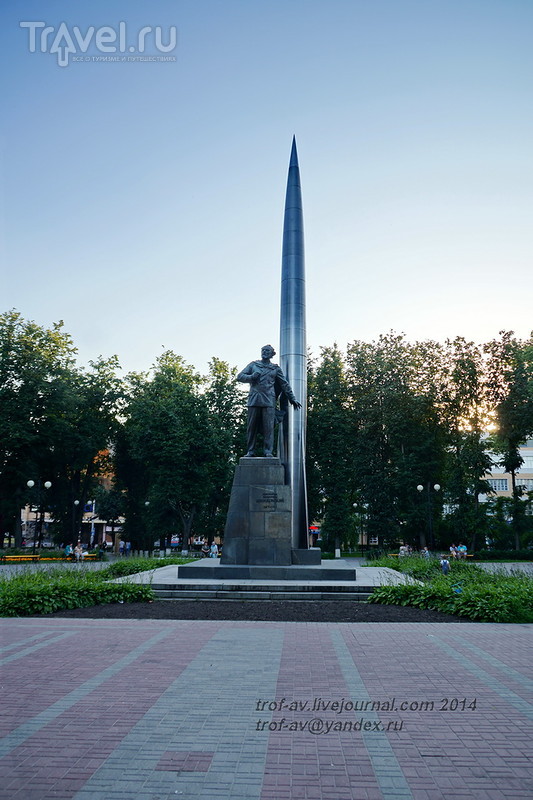 Космическая тема на памятниках Калуги / Фото из России