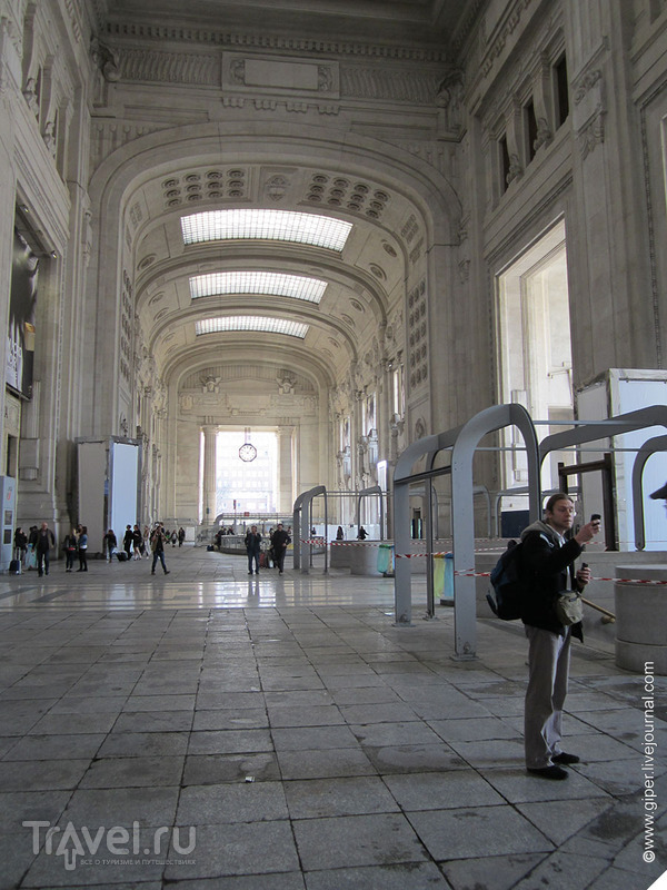 Милан. Центральный вокзал / Италия