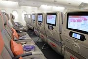 В салоне экономического класса Airbus-a380 авиакомпании Emirates