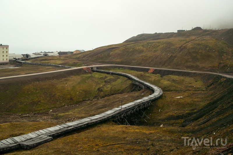   . ,   Svalbard. Barentsburg /   