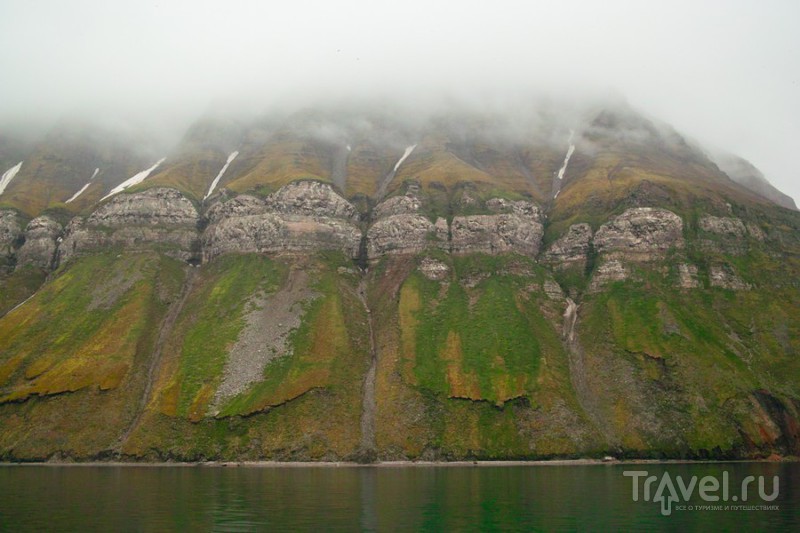   . ,   Svalbard. Barentsburg /   