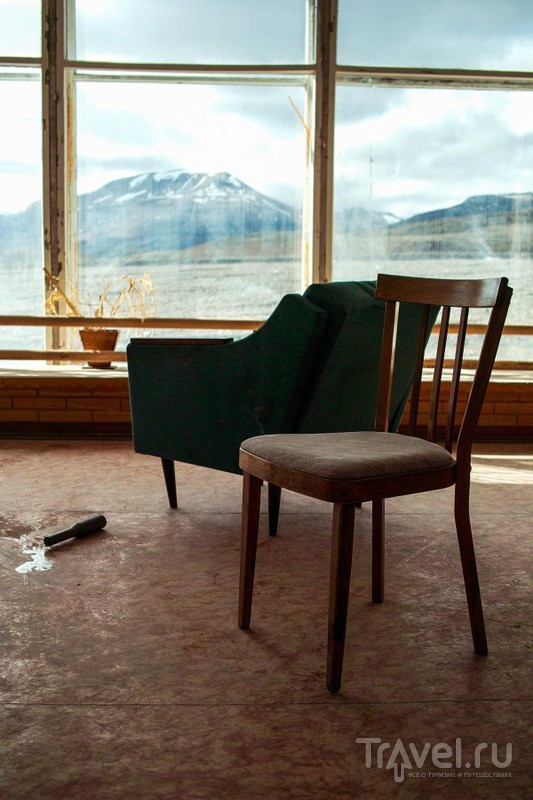   . ,   Svalbard. Pyramiden /   