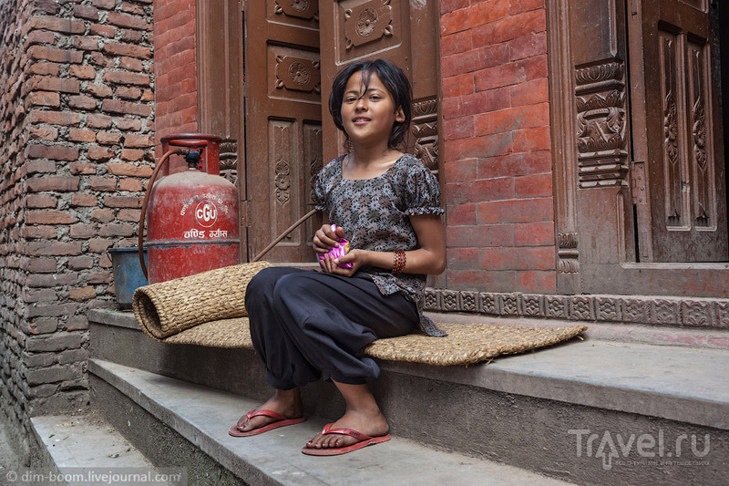 Новый 2072 год в Бхактапуре. Утро нового года / Непал