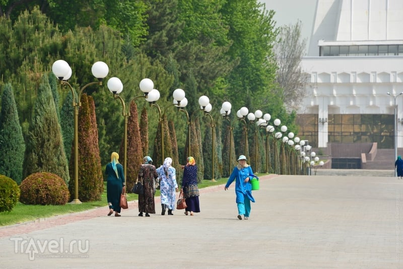 Глобус Узбекистана / Фото из Узбекистана