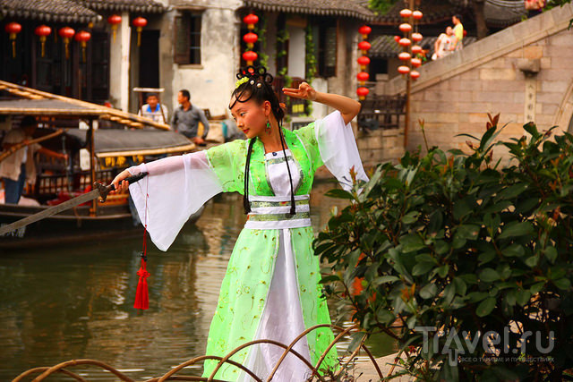 Китайская "Венеция" - очаровательный городок Xitang / Китай