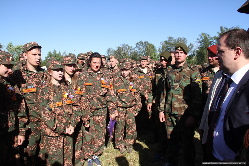 Экипаж Кутузова и детский военно-патриотический лагерь в Бородино / Россия