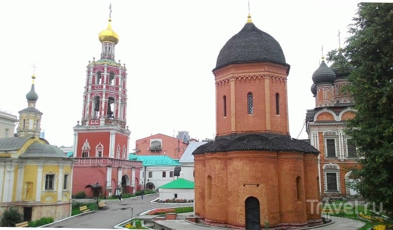 Москва: Высоко-Петровский мужской монастырь / Россия