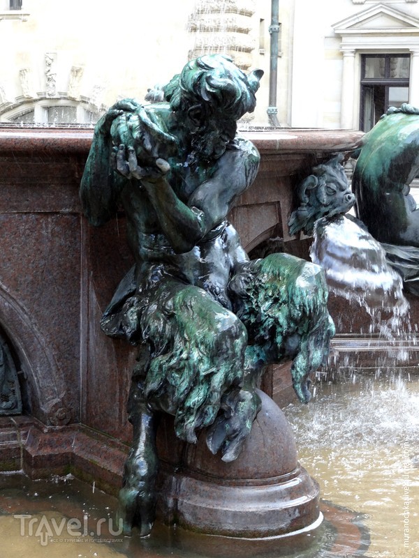 Гамбург: фонтан, памятник Гейне и много интересного на Ратушной площади / Германия