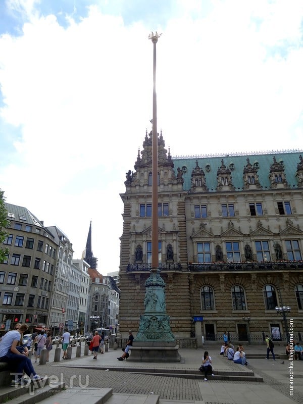 Гамбург: фонтан, памятник Гейне и много интересного на Ратушной площади / Германия