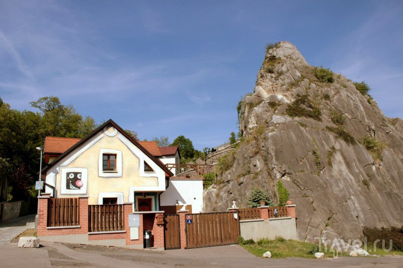 На окраине Праги - киностудия, леса, скалы и бесплатный зоопарк / Чехия