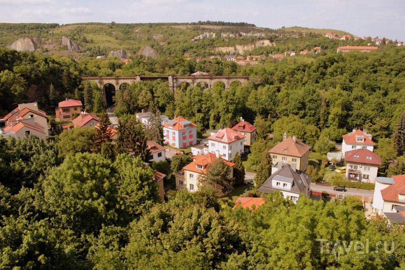 На окраине Праги - киностудия, леса, скалы и бесплатный зоопарк / Чехия