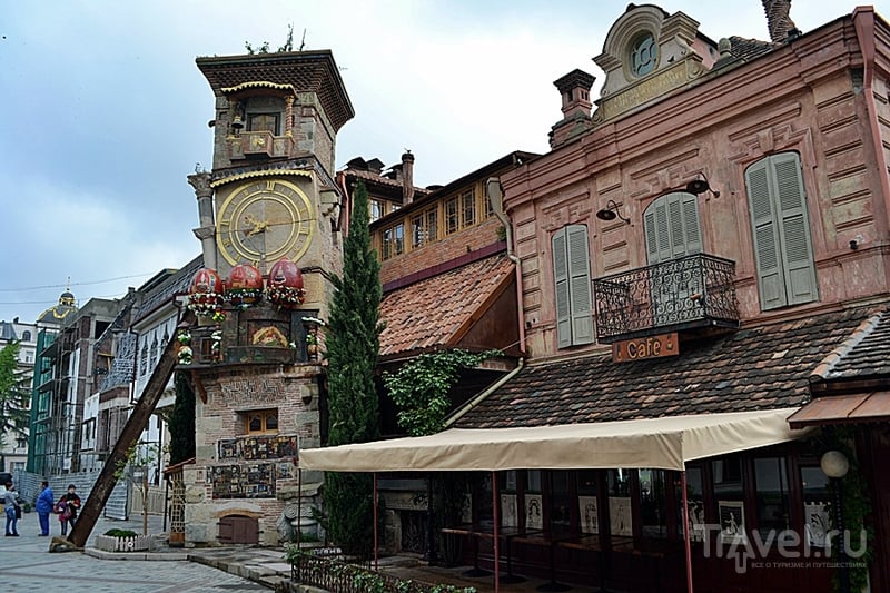 В поисках сванской соли вдоль особняков в французком стиле, древних церквей и пугающих трущоб Тбилиси / Грузия