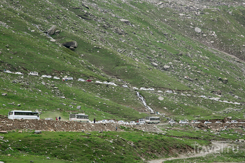 Другая сторона Ротанга - первого перевала на пути в Лех (Rohtang La) / Индия