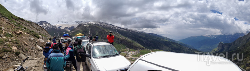 Другая сторона Ротанга - первого перевала на пути в Лех (Rohtang La) / Индия