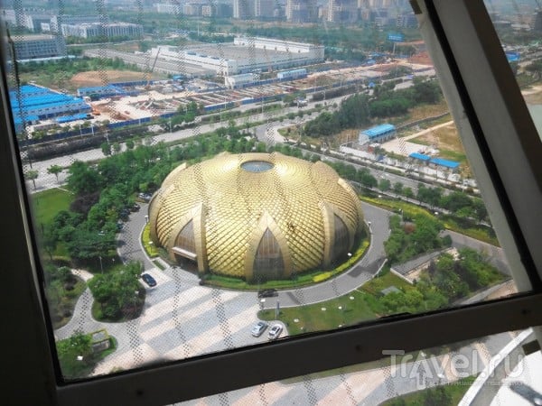 Символ города будущего - здание в виде цветка Каллы / Китай