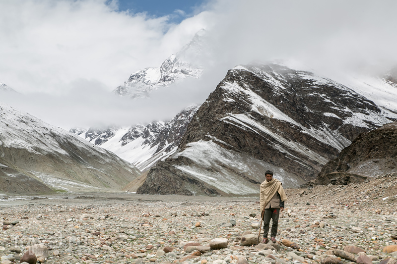 Мототрип по Гималаям: метель, военная база и супергерои / Индия