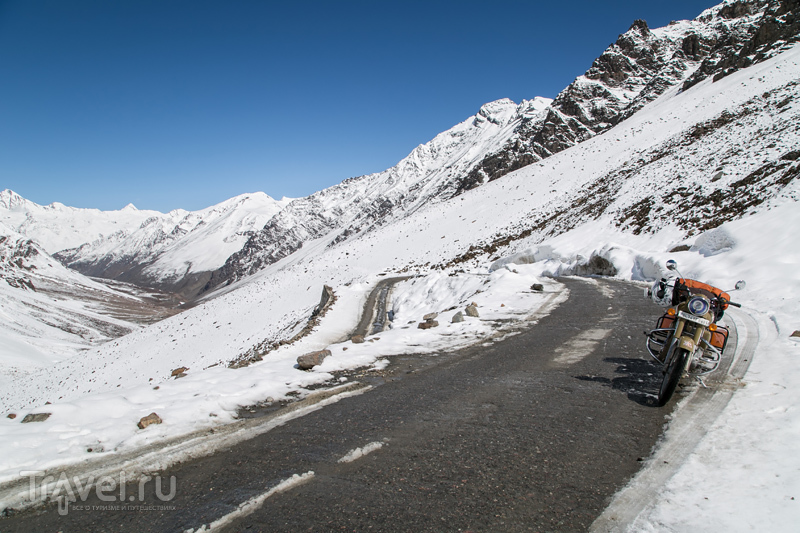 Гималайский мототрип: лавина, падение и мертвый мотоциклист на перевале Баралача / Индия